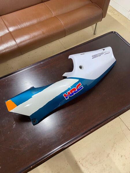 HONDA nsr250r mc28 レプソル シートカウル 純正 割れ有り 値下げ歓迎します。