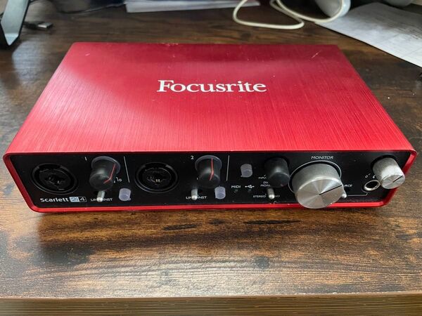 Focusrite Scarlett 2i4 オーディオインターフェイス