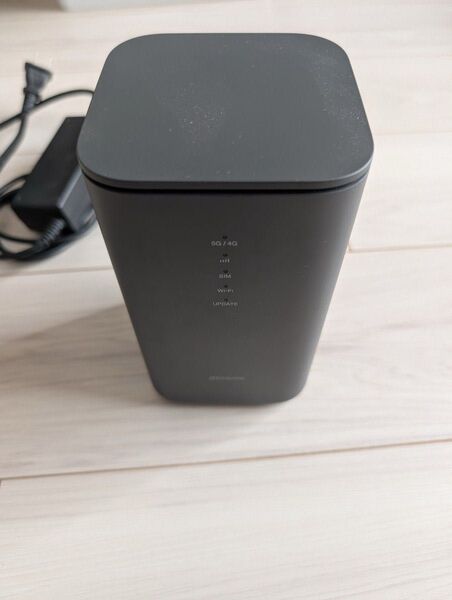 ドコモ home5G ホームルーター HR02 ダークグレー