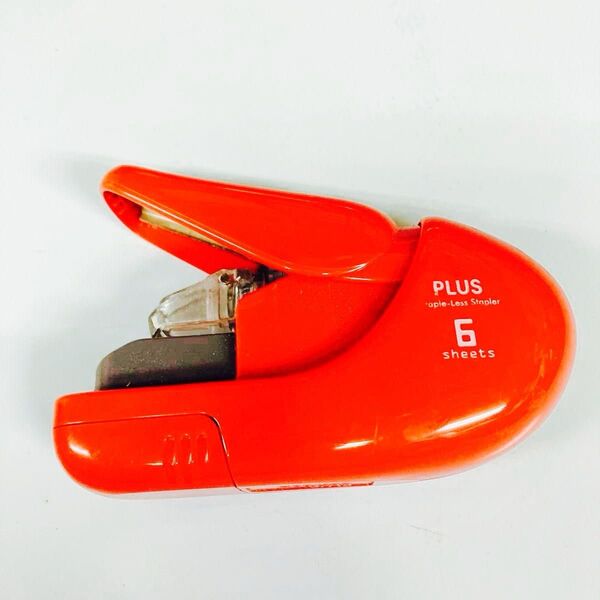 PLUS SL-106A 針なしホチキス 6枚の紙までとめることができます