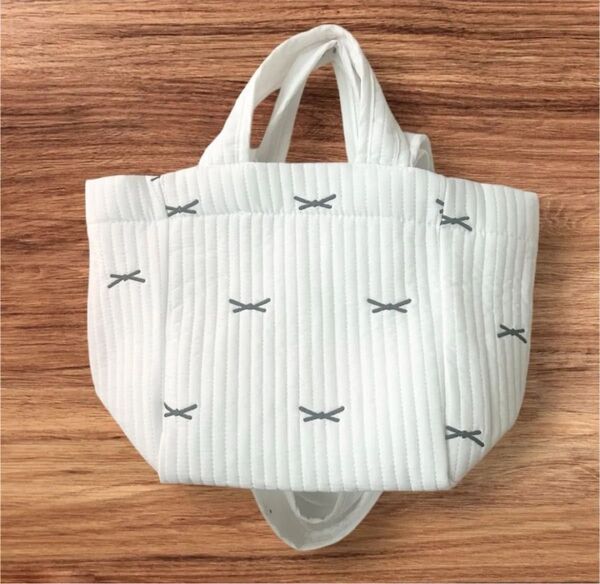 ヌビバッグ 白 ホワイト リボン トートバッグ 可愛い マザーズバッグ 韓国 エコバッグ バレエコア かわいい