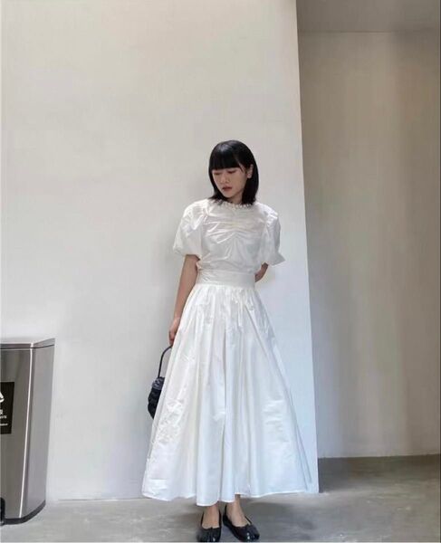 【新品】Sサイズ フレアスカート ロングスカート ボリューム 裏地レース ホワイト 白
