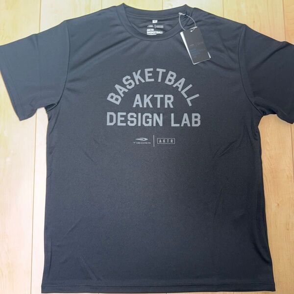 【新品、未使用】TIGORA×AKTR COLLEGEプリントTシャツ