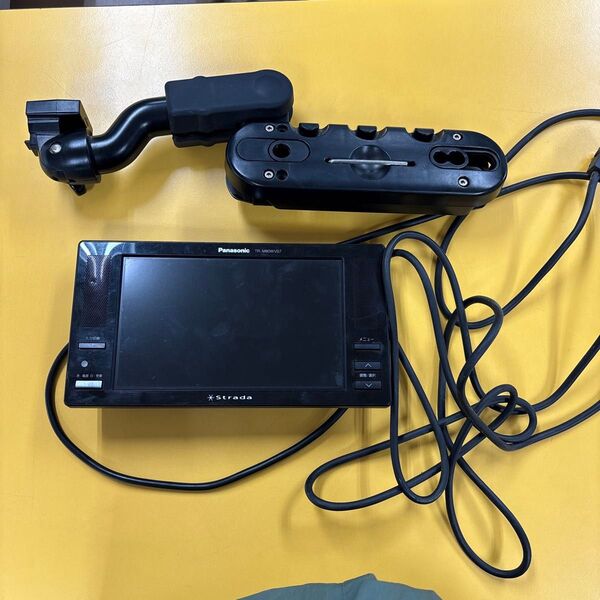 Panasonic Strada TR-M80WVS7ポータブルナビ 車載用スタンド セット