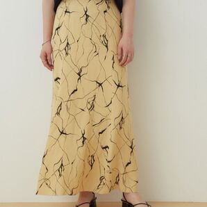 美品】特価】ADAM ET ROPE' レーヨンプリントスカート イエロー ロングスカート フレア レーヨン FREE SIZE