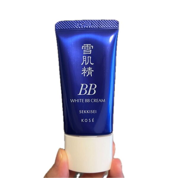 雪肌精 ホワイト BBクリーム01 エッセンスファンデーション