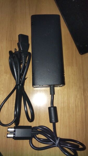 XBOX360S ACアダプター 135W 動作品