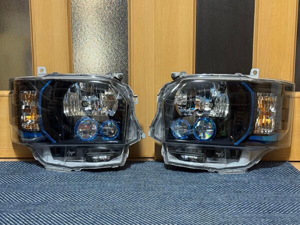 ハイエース 純正LEDヘッドライト 左右セット コンピュータ付 刻印83