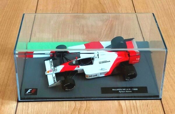 【美品】マクラーレン ホンダ MP4/4 アイルトン・セナ ミニカー 1988 1/43 モデルカー