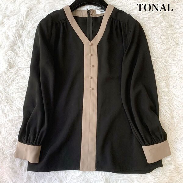 TONAL トーナル Vネック バイカラー シャツブラウス 38サイズ ゆったり 人気商品