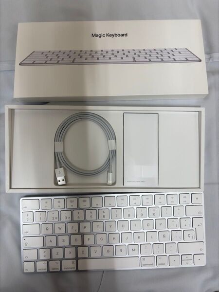 【美品】スペイン語版 マジックキーボード Magic Keyboard A1644