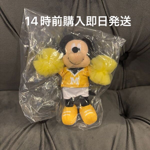 【新品未使用】ディズニー ぬいぐるみチャーム ミッキー イエロー 黄色 チア ぬいぐるみバッジ ぬいば