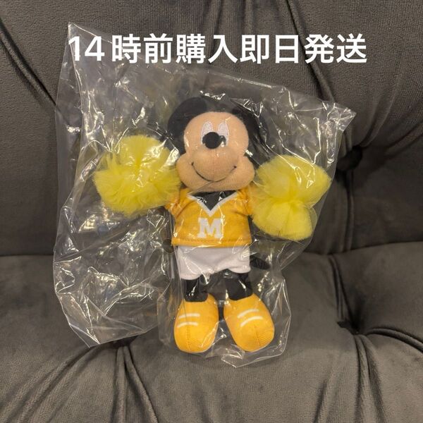 【新品未使用】ディズニー ぬいぐるみチャーム ミッキー イエロー 黄色 チア ぬいぐるみバッジ ぬいば