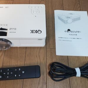 QKK 小型プロジェクター 2400ルーメン 1080PフルHD対応 台形補正