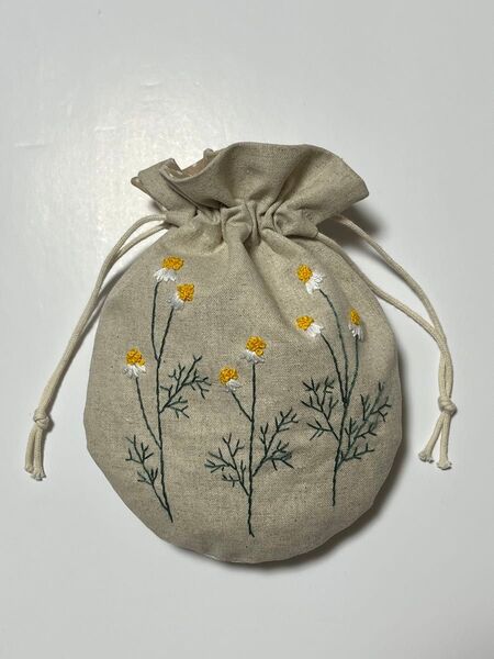 手刺繍+カモミール+ミニ巾着袋
