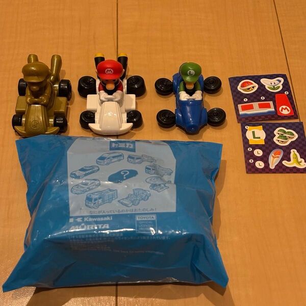 新品 マクドナルド ハッピーセット 4点 トミカ マリオカート おもちゃ マック