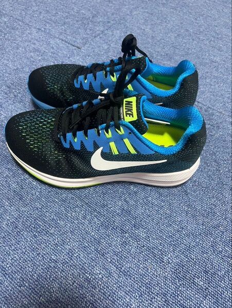 新品未使用 NIKE ランニングシューズ 25.5cm ブラック×ブルー