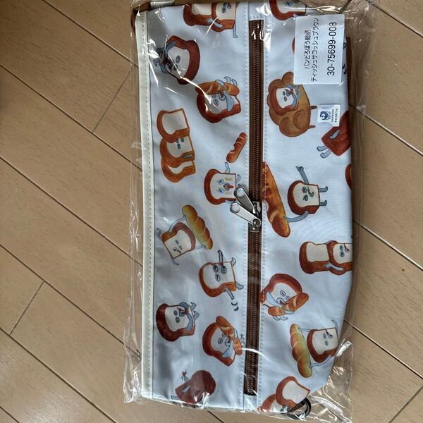 パンどろぼう 総柄 ティッシュサコッシュ