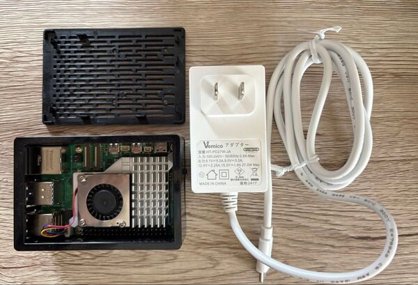 Raspberry Pi 5 8GB(技適マーク付き、クーラー、ケース取り付け済み)、専用電源アダプターセット