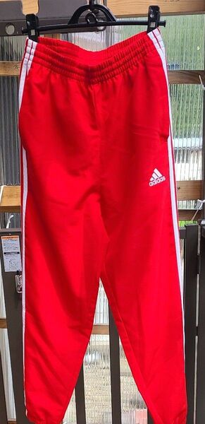 新品 アディダス adidas トラックパンツ 赤 レッド Mサイズ ジャージ