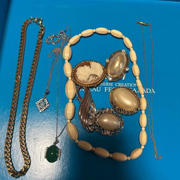 アクセサリーセット、ネクレス5点、ブローチ4点 アクセサリー ブローチ ネックレス