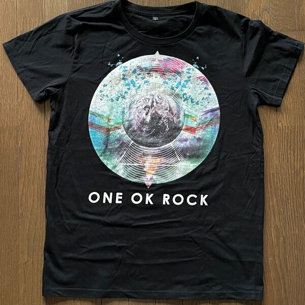 ワンオク 2015年 ONE OK ROCK 35xxxv ツアーTシャツ Lサイズ ブラック バックプリントあり