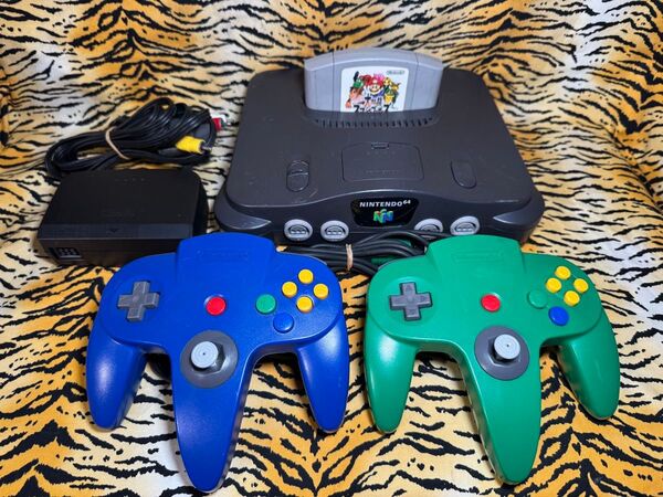すぐゲーム出来ます ニンテンドー64 コントローラー 2個 ソフト付き