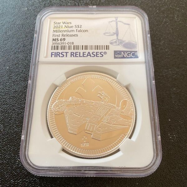 銀貨 99.9% 純銀 ミレニアムファルコン 銀貨 スターウォーズ NGC 鑑定 エリザベス女王 クイーン イギリス領 ブリタニア