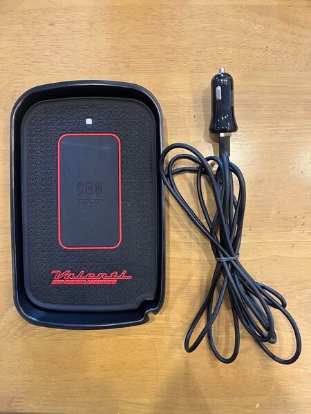 Valenti ヴァレンティ 200系ハイエース ワイヤレス充電器 シガーソケット用USB電源アダプタ付き