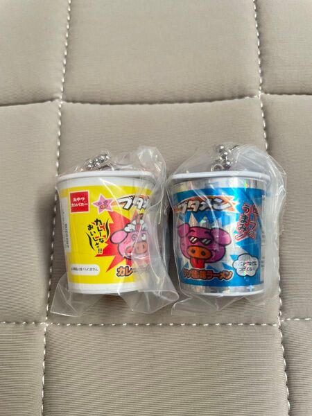 おやつカンパニー ブタメン ミニチュアチャーム スペシャル 2個セット ガチャ