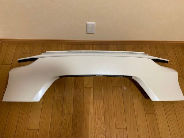 MAZDA マツダ CX-8 リアゲートスムージングパネル エンブレムレス スノーフレークホワイトパールマイカー 25D