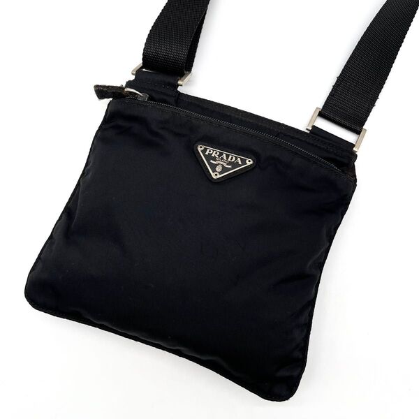 PRADA パラダイス ショルダーバッグ サコッシュ クロスボディ 斜め掛け ナイロン 三角ロゴ ブラック 黒 三角プレート