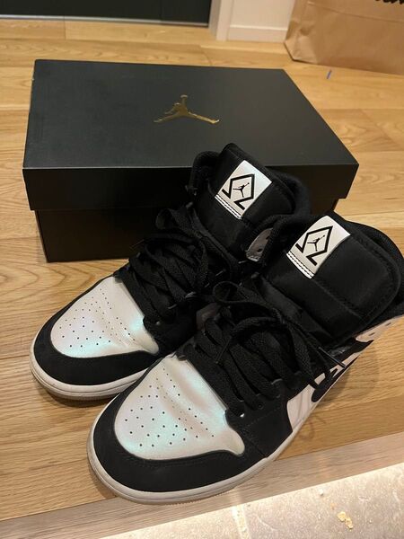 NIKE AIR JORDAN 1 MID "Omega/Black/White"ナイキ エアジョーダン1 ミッド オメガ