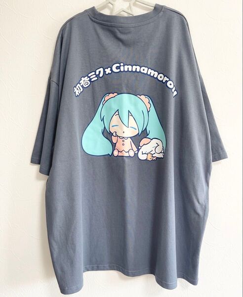 新品未使用 初音ミク×シナモロール コラボ 半袖Tシャツ サンリオ おやすみ