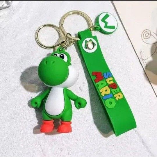 新品未使用 ヨッシー キーホルダー スーパーマリオ マスコット ストラップ付き