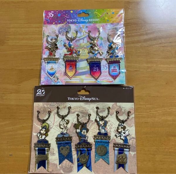 【新品未開封品】ディズニーキーチェーンセット(バナー付)全9個 35周年&20周年 ディズニー ミッキー
