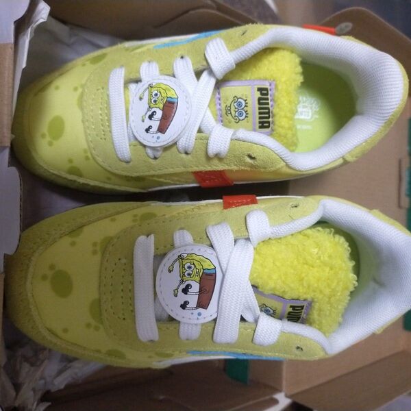 新品未使用 PUMA プーマ スポンジボブコラボスニーカー 17cm イエロー 黄色 キッズ 子供靴