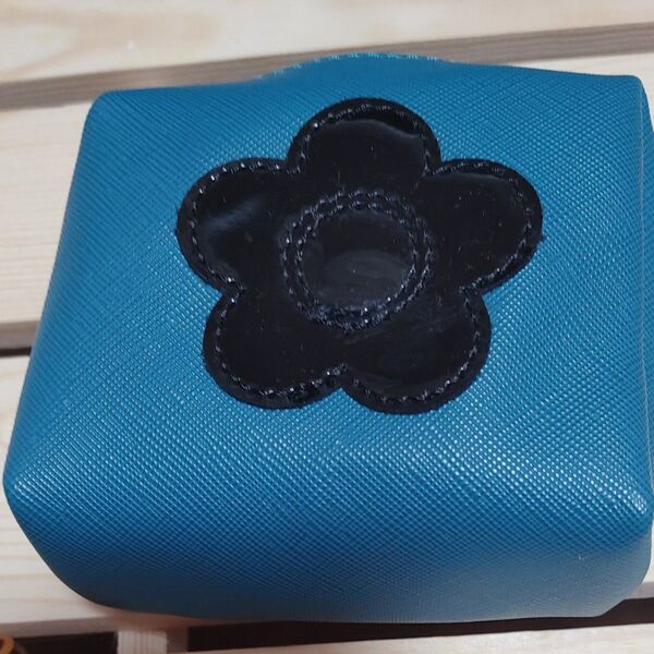 MARY QUANT ミニポーチ