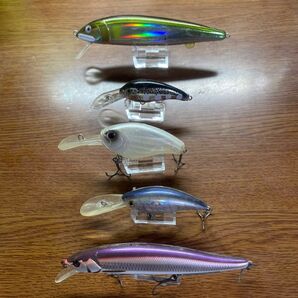 RVミノー、ラパラシャッドテール、その他3つ! 針の破損がありますが全然使えます!学生なので発送に少し時間がかかります。