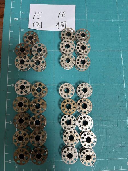 家庭用ミシンの金属ボビン 合計31個