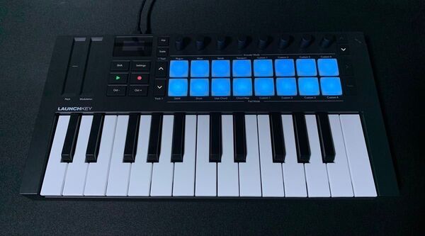 Novation Launchkey Mini 25 Mk4 MIDIキーボード コントローラー