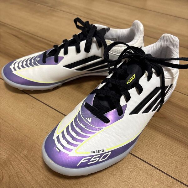 アディダス トレーニングシューズ・メッシモデルF50・サッカー、フットサル