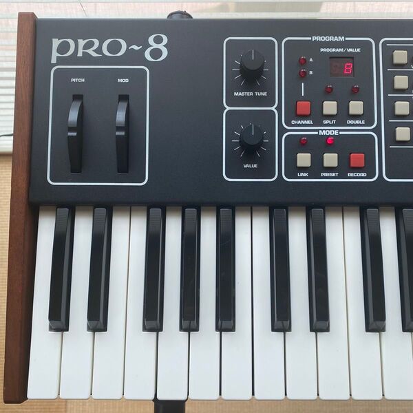 sequential circuits pro-8 ポリフォニック・シンセサイザー