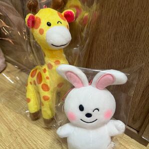 新品未使用品たべっ子どうぶつ THE MOVIE きりん うさぎ マスコット