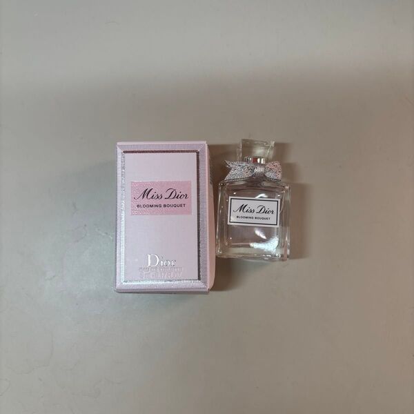 ミスディオール ブルーミングブーケ 5ml EDT ミニ香水 Dior