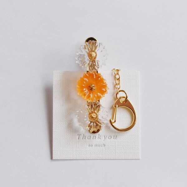 キークリップ ハンドメイド フラワー 花 キーホルダー レジン 推し活 アルファベット 入園 入学 卒業