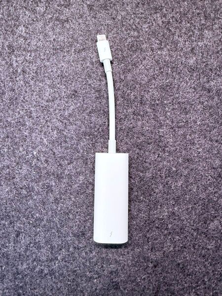 Thunderbolt 3(USB-C)- Thunderbolt 2アダプタ