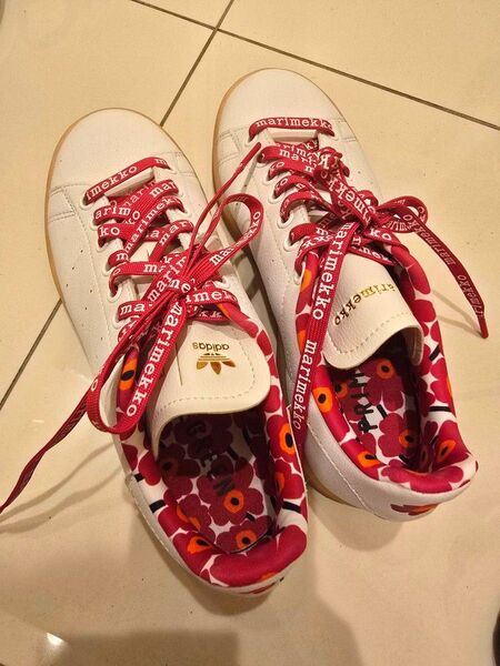 adidas マリメッコスニーカー