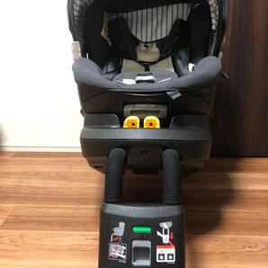 ISOFIXチャイルドシートエールベベ・クルット5i プレミアムブラックラテ