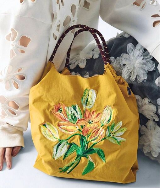 ◆Mサイズ エコバッグ トートバッグ ショルダーバッグ ナイロンバッグ 刺繍 花 フラワー チューリップ 黄色 イエロー